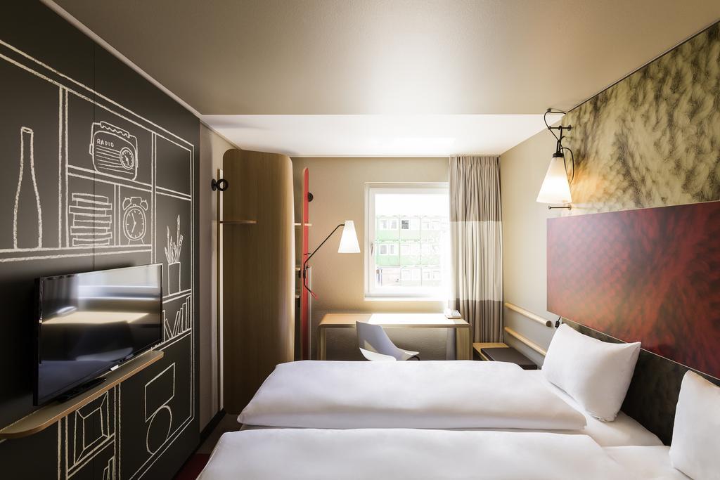 Ibis Paris Le Bourget Hotell La Courneuve Eksteriør bilde