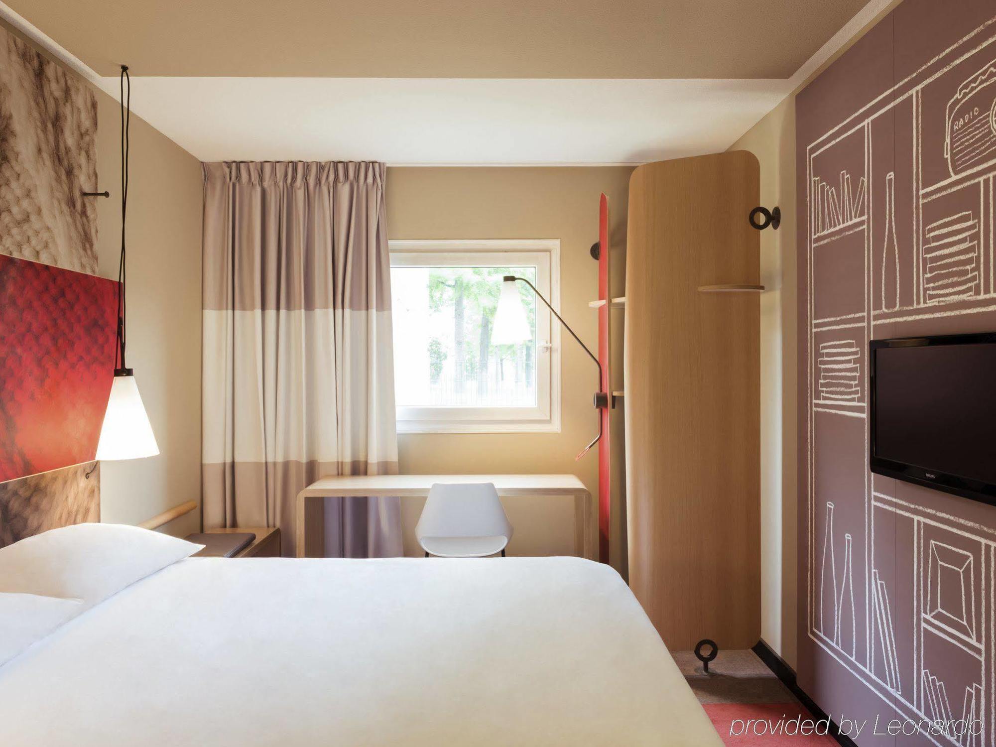 Ibis Paris Le Bourget Hotell La Courneuve Eksteriør bilde